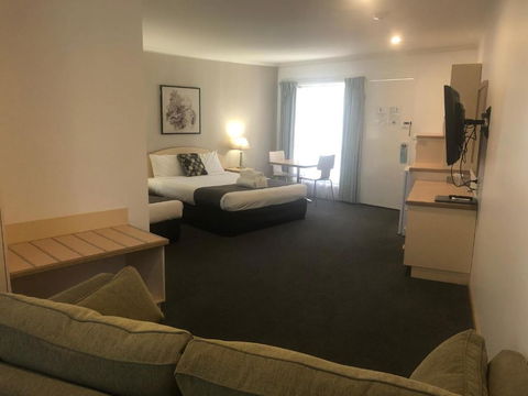 CAPRICORN MOTOR Inn - Foster Accommodation 2