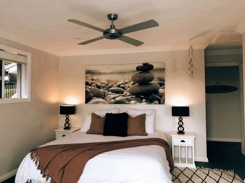 28 Clarence Crescent Villa - Foster Accommodation 0
