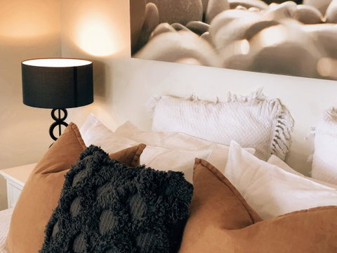 28 Clarence Crescent Villa - Foster Accommodation 2