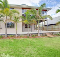 29 Cypress Avenue - Rainbow Beach Close to the beach with a pool - Foster Accommodation