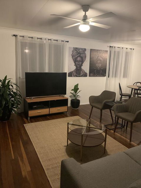 3 Bedroom Apartment - Foster Accommodation 0