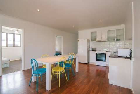 3 Bedroom Apartment / Spence St - Foster Accommodation 1