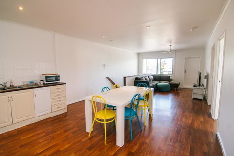3 Bedroom Apartment / Spence St - Foster Accommodation 3
