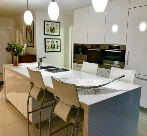 3 Divas Luxury Accommodation - Foster Accommodation 2