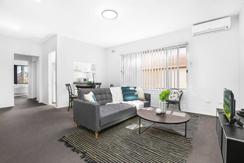 3 South Pacific Apartments - Foster Accommodation 0