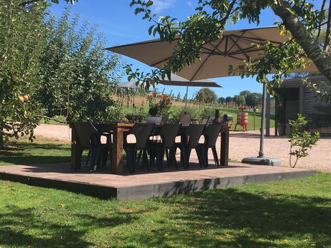 3 Willows Vineyard Cottage - Foster Accommodation 1