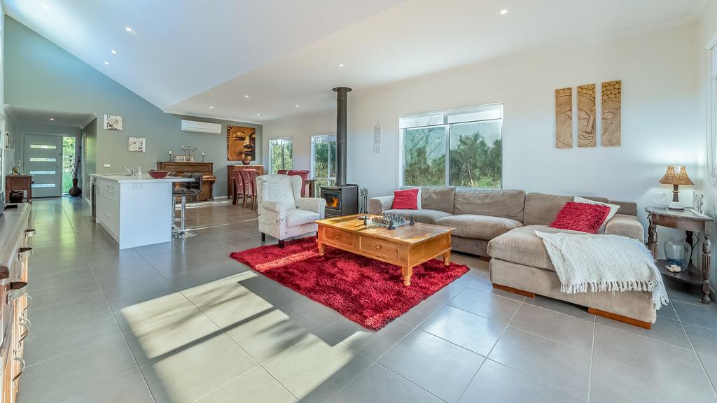 Smiths Beach VIC Foster Accommodation