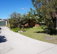 4 Boronia Place - Rainbow Beach Perfect convenient location Fenced yard - Foster Accommodation