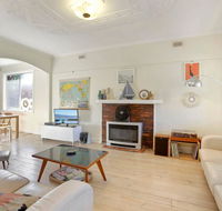 4 MONTROSE AVE - retro home in the heart of town - Foster Accommodation