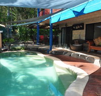 43 Double Island Drive - Two level holiday home with swimming pool. Located close to beach and CBD - Foster Accommodation