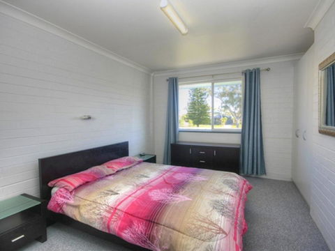 45A Wharf - Upstairs - Foster Accommodation 2