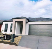 4Bed 2Bath Cozy Guesthouse in Tarneit - Foster Accommodation