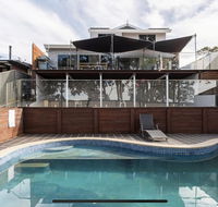 5 bedroom with POOL and Studio Vues Relaxantes - Foster Accommodation
