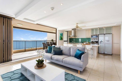 5,  Apartment On The Esplanade - Foster Accommodation 0