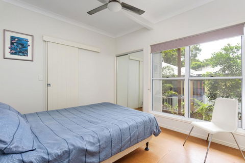 6 Ibis Court - Modern Tropical Family Home With Inground Swimming Pool & Outdoor Entertaining Area - Foster Accommodation 2