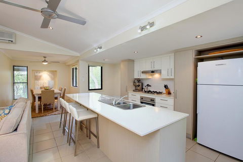 6 Orania Court - Rainbow Shores, Absolutely Gorgeous Beach Side Property Within 200 Metres Walk To The Beach - Foster Accommodation 3