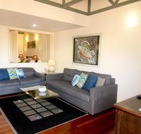 6 Pt Lookout Beach Resort