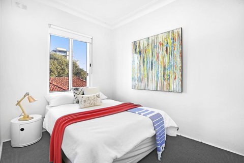 6 South Pacific Apartments - Foster Accommodation 2