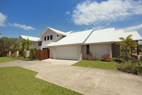 60 Beachway Parade, Marcoola, 500 BOND, Linen Supplied - Foster Accommodation 0