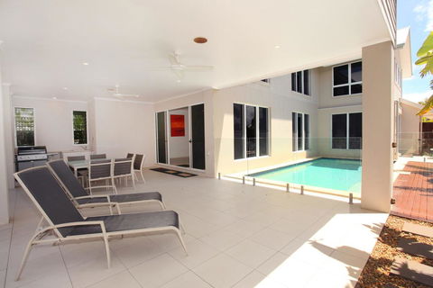 60 Beachway Parade, Marcoola, 500 BOND, Linen Supplied - Foster Accommodation 2
