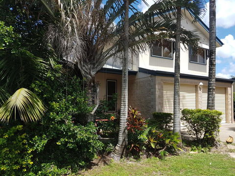 8 Hakea Place - Family Home On A Quiet Street, Close To Beach & Shops, Pet Friendly - Foster Accommodation 0