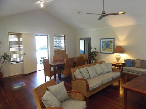 8 Orania Court - Rainbow Shores, Privacy, Peace And Quiet - Foster Accommodation 1