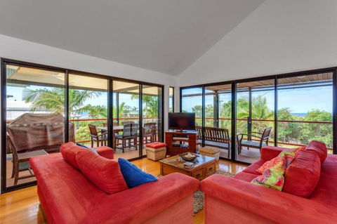 90 Cooloola Drive - Rainbow Beach, Luxury Beach House, Ocean Views - Foster Accommodation 1