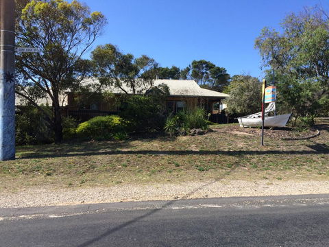 90 Mile Beachhouse&villas - Foster Accommodation 0