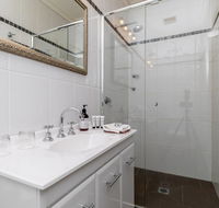 94Best Apartments - Foster Accommodation