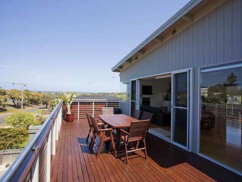 A Beautiful Beach House Torquay - Foster Accommodation 0