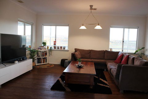 A Better Life Animal Sanctuary FarmStay - Private Two-Bedrooms, Lounge Room & Bathroom & Toilet, Shared Kitchen - Foster Accommodation 3