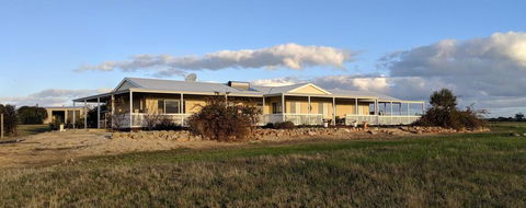A Better Life Animal Sanctuary FarmStay - Private Two-Bedrooms, Lounge Room & Bathroom & Toilet, Shared Kitchen - Foster Accommodation 0