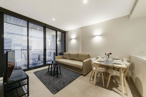 A Central & Cozy 2BR Apt Near Federation Square - Foster Accommodation 0