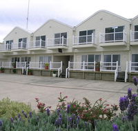 A Great Ocean View Motel - Foster Accommodation