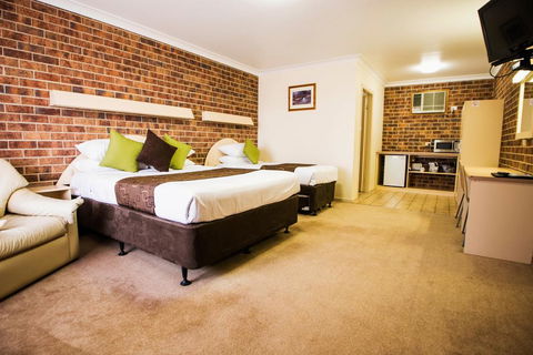 A Line Motel - Foster Accommodation 1