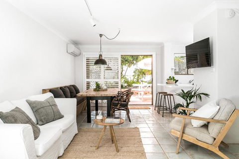 A PERFECT STAY - Cooinda - Foster Accommodation 0
