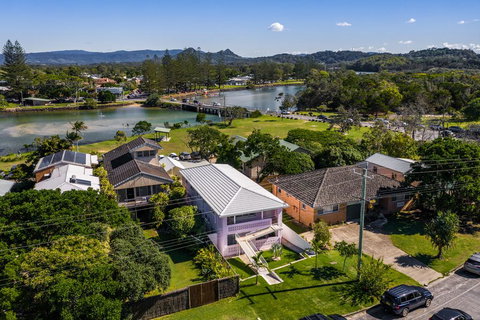 A PERFECT STAY - Sunset Beach - Riverside - Foster Accommodation 2