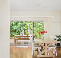 A PERFECT STAY - The White Rabbit - Foster Accommodation