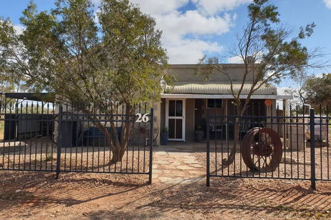 A Real Bush Retreat. Kangas, Emus & Starry Skies. - Foster Accommodation 0