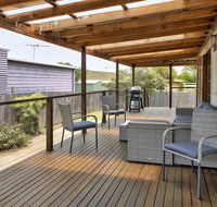 A Reel Teal - Foster Accommodation