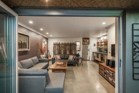 A SWEET ESCAPE - Brandon St Beach & Spa - Foster Accommodation 2