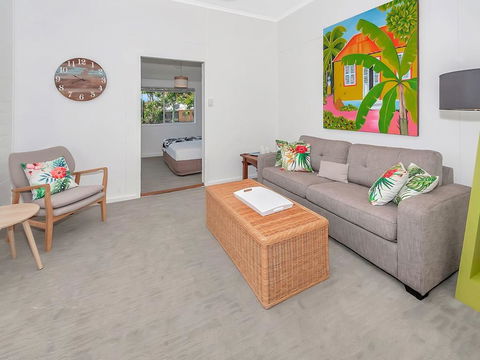 A Touch Of The Bahamas On McKenzie MK3 - Foster Accommodation 0