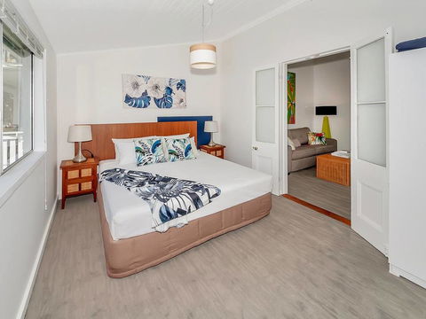 A Touch Of The Bahamas On McKenzie MK3 - Foster Accommodation 2