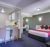 AAA Airport Albion Manor Apartments and Motel - Foster Accommodation