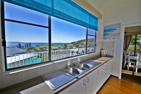 AAA Views, 2 View Street - Foster Accommodation 2