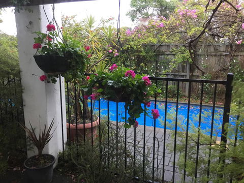 Aarn House B&B Airport Accommodation - Foster Accommodation 3