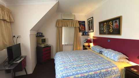 Aarn House B&B Airport Accommodation - Foster Accommodation 0