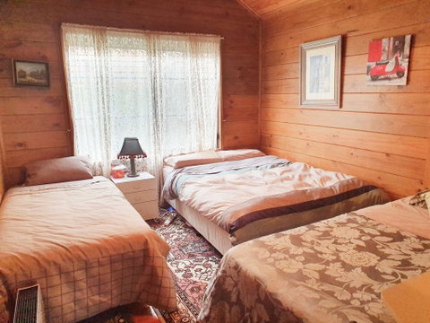 Abelia Cottages SPA Lakeside COTTAGE No 2 - Foster Accommodation 3