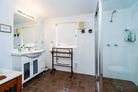Abelia House B &B - Foster Accommodation 2