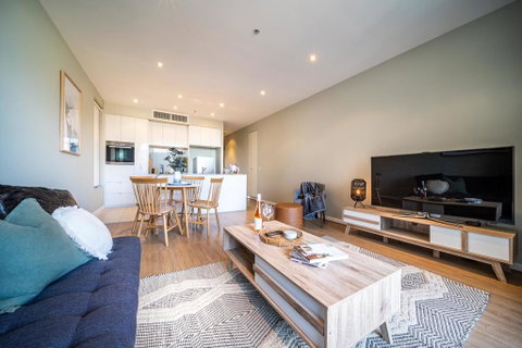 Above The Square On Hindmarsh-Pool - Gym - Carpark - Foster Accommodation 1